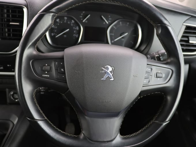 2025 Peugeot Traveller