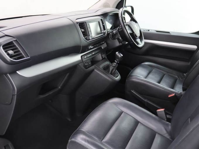 2025 Peugeot Traveller