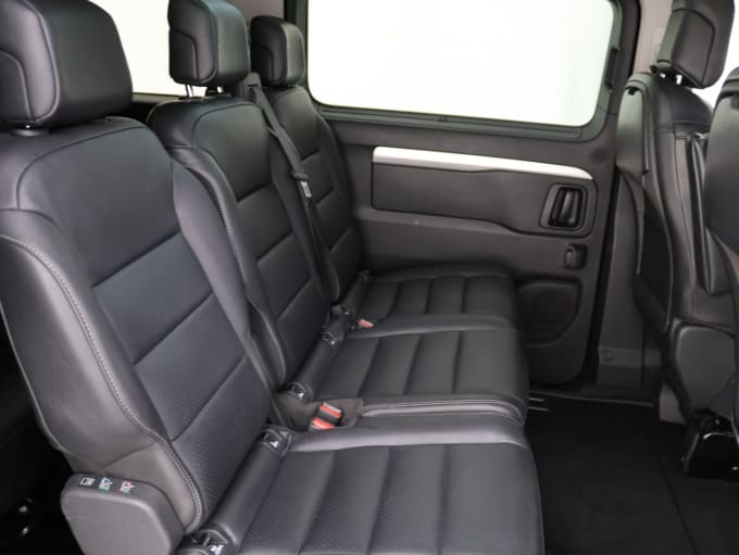 2025 Peugeot Traveller