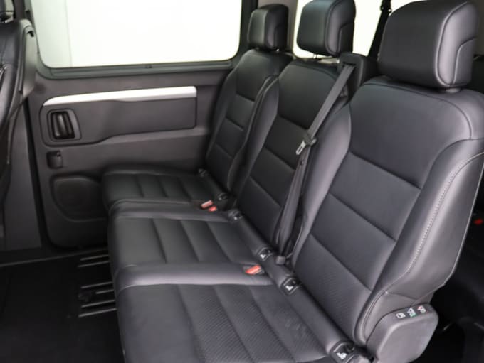 2025 Peugeot Traveller