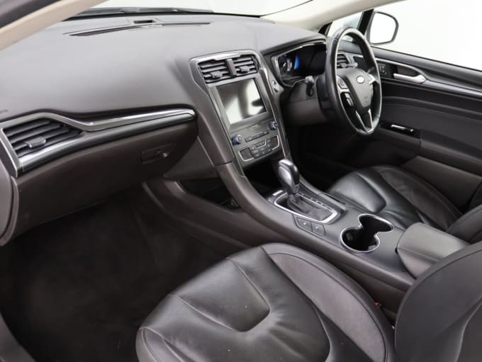 2025 Ford Mondeo