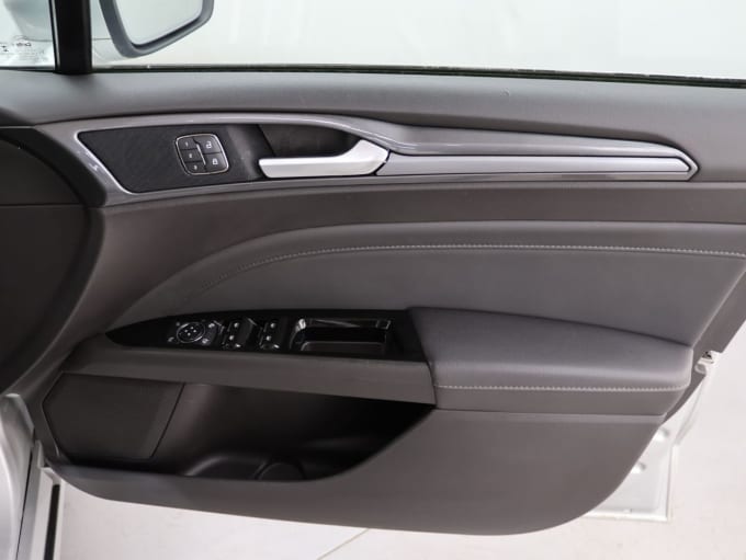 2025 Ford Mondeo