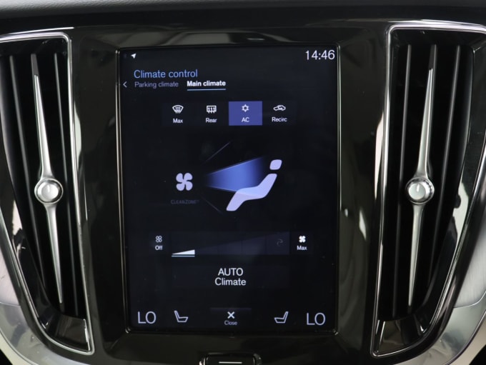2025 Volvo V60