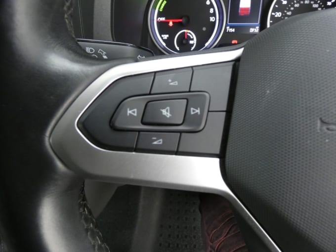 2025 Volkswagen E-transporter
