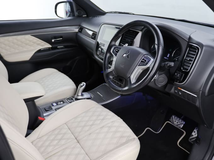 2025 Mitsubishi Outlander