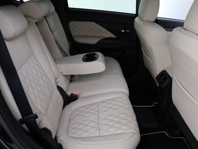 2025 Mitsubishi Outlander