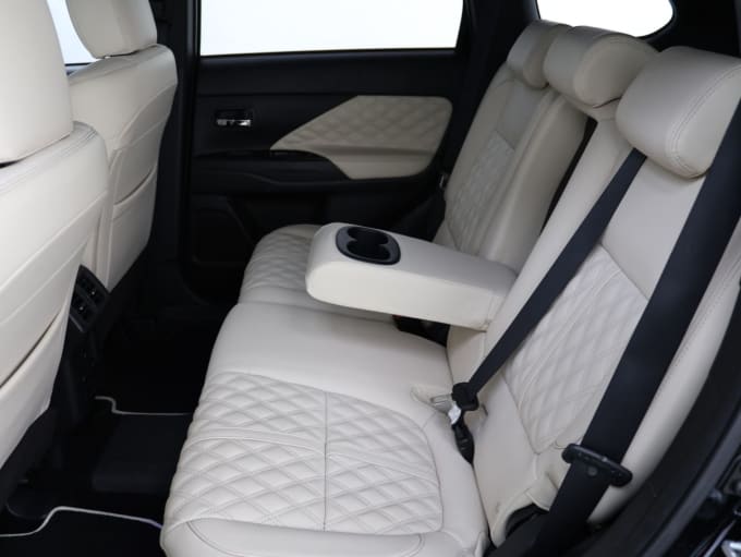 2025 Mitsubishi Outlander