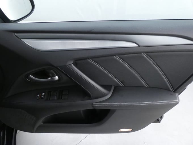 2025 Toyota Avensis
