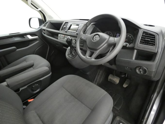 2025 Volkswagen Transporter Shuttle
