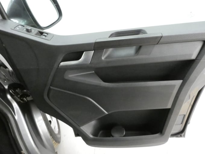 2025 Volkswagen Transporter Shuttle