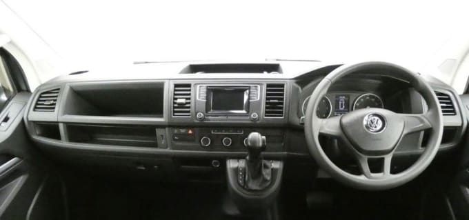 2025 Volkswagen Transporter Shuttle