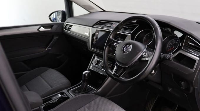 2025 Volkswagen Touran