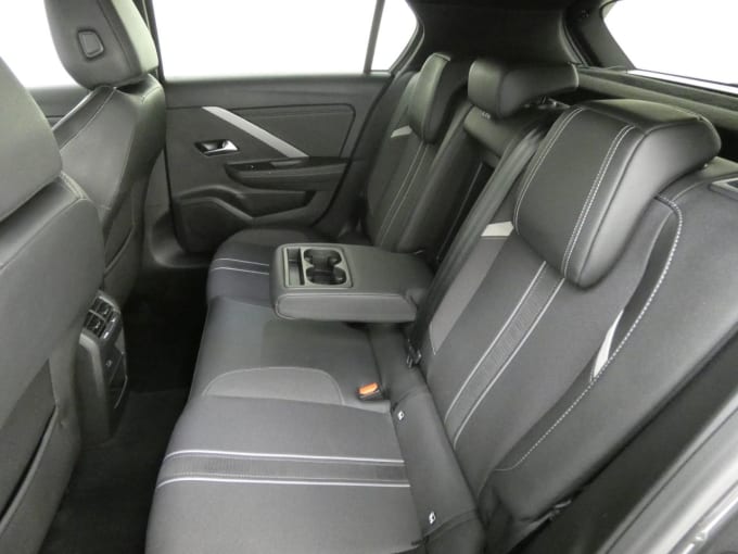 2025 Vauxhall Astra