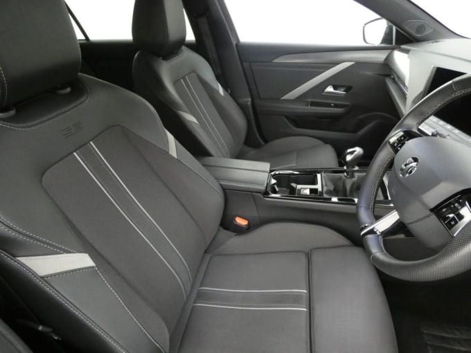 2025 Vauxhall Astra