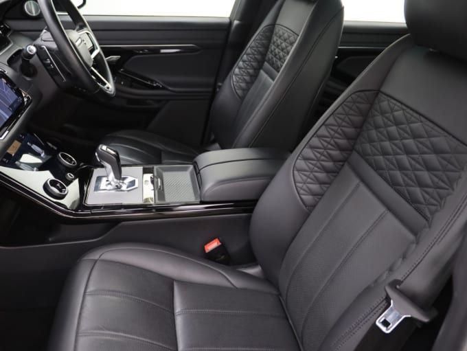 2025 Land Rover Range Rover Evoque