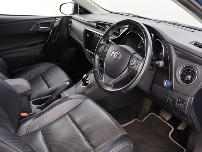 2025 Toyota Auris