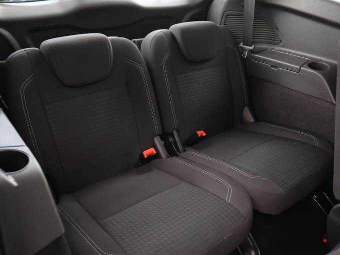 2025 Ford Grand C-max