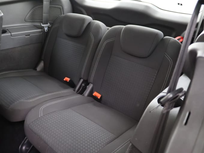 2025 Ford Grand C-max