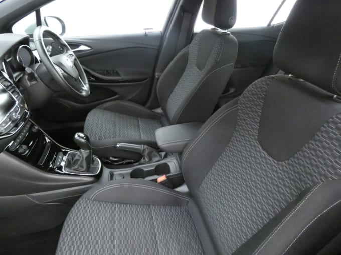 2025 Vauxhall Astra
