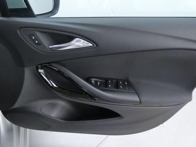 2025 Vauxhall Astra