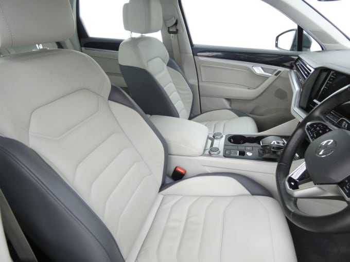 2025 Volkswagen Touareg