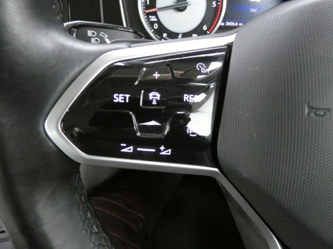 2025 Volkswagen Touareg