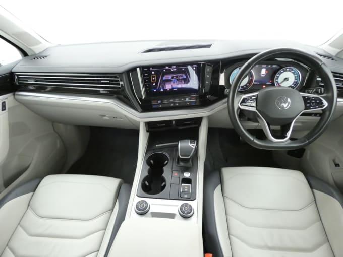 2025 Volkswagen Touareg