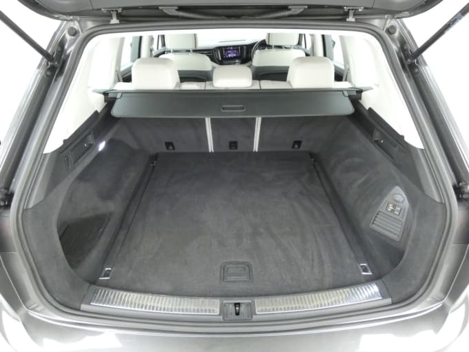 2025 Volkswagen Touareg
