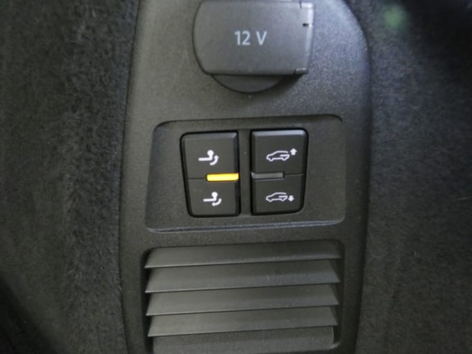 2025 Volkswagen Touareg