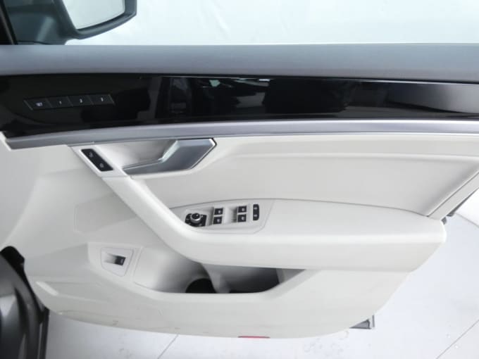 2025 Volkswagen Touareg