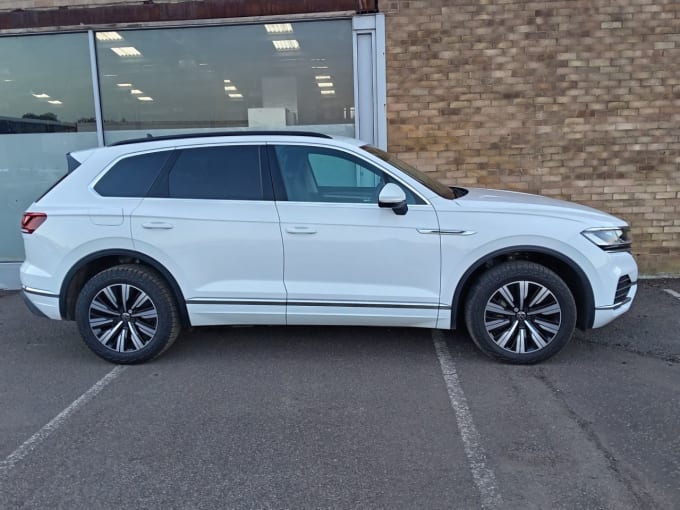 2025 Volkswagen Touareg