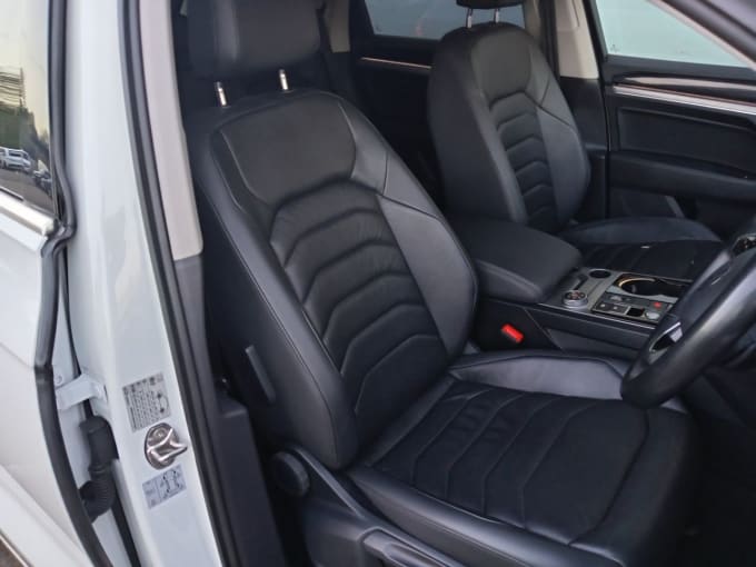 2025 Volkswagen Touareg