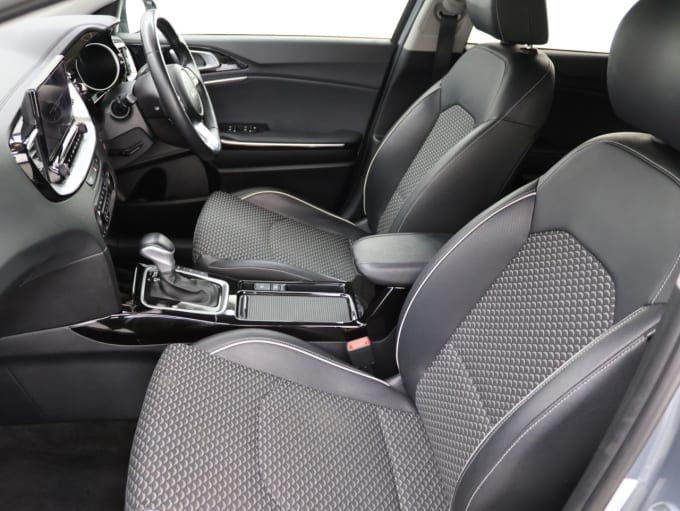 2025 Kia Xceed