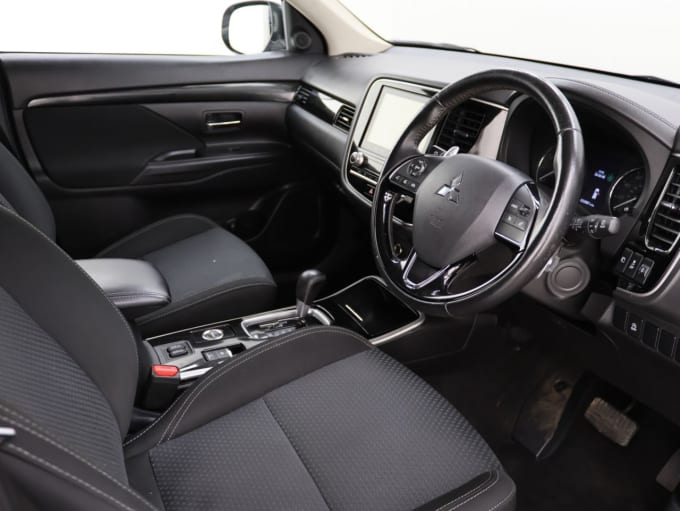 2025 Mitsubishi Outlander