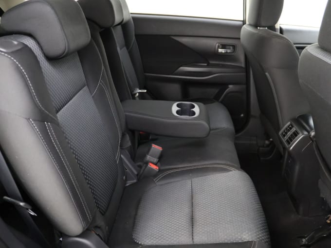2025 Mitsubishi Outlander