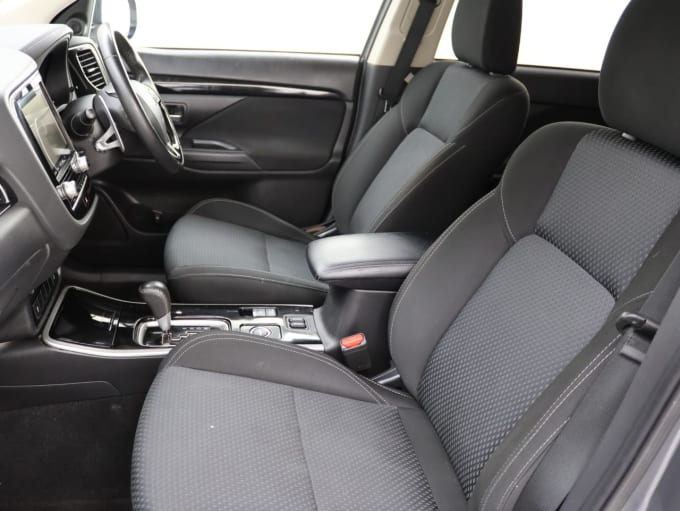 2025 Mitsubishi Outlander