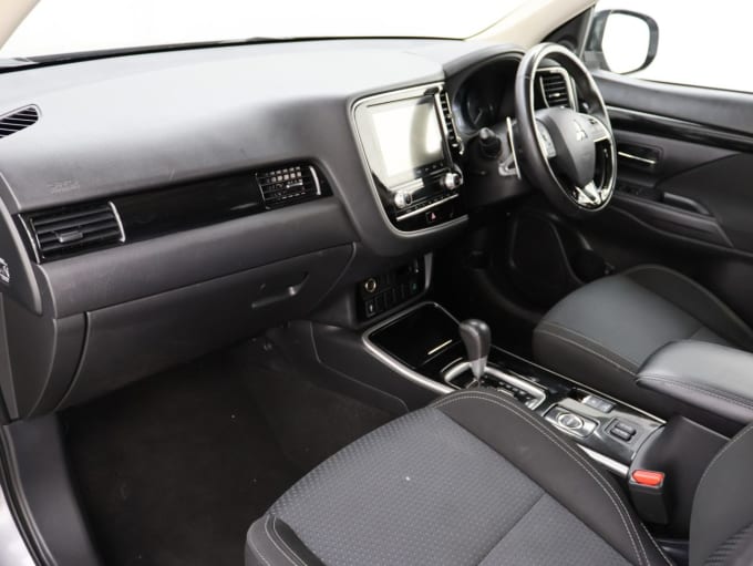 2025 Mitsubishi Outlander