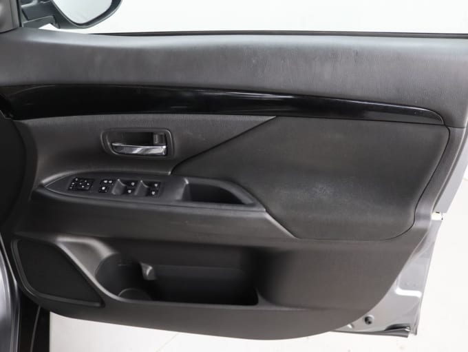2025 Mitsubishi Outlander
