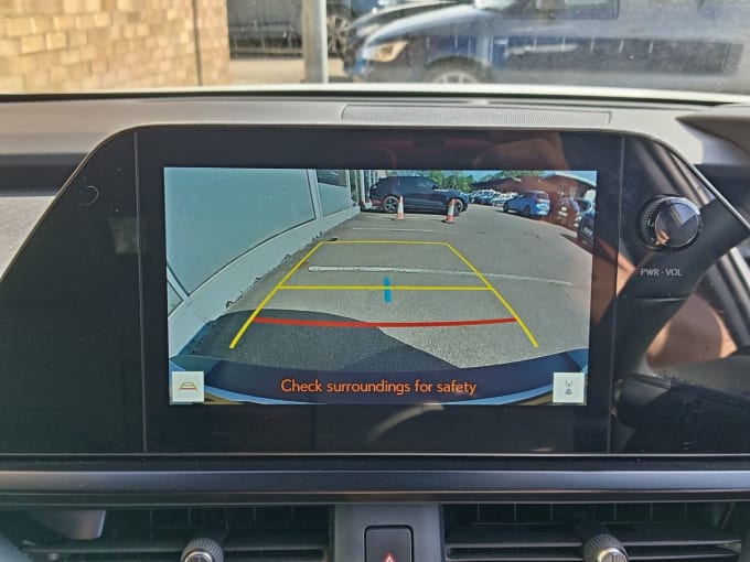 2025 Lexus Ux