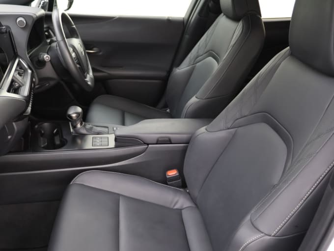 2025 Lexus Ux