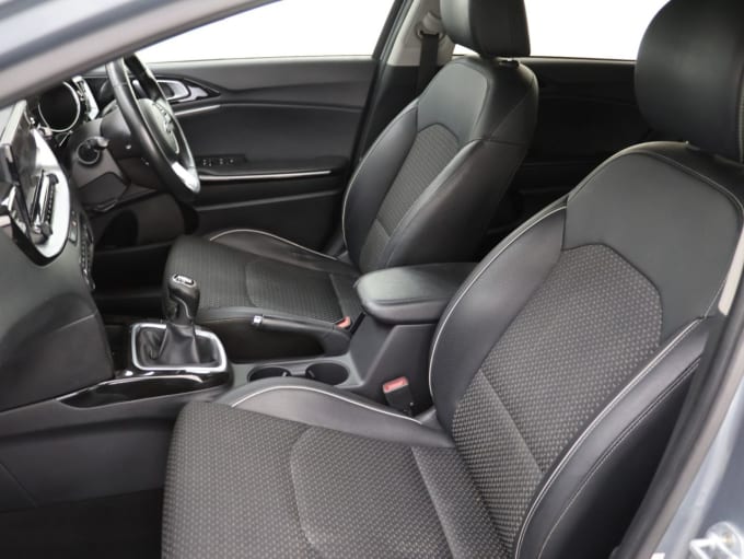 2025 Kia Ceed