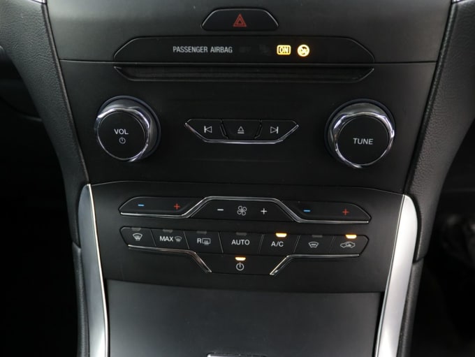 2025 Ford S-max