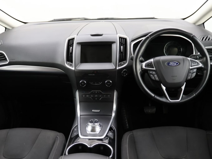 2025 Ford S-max
