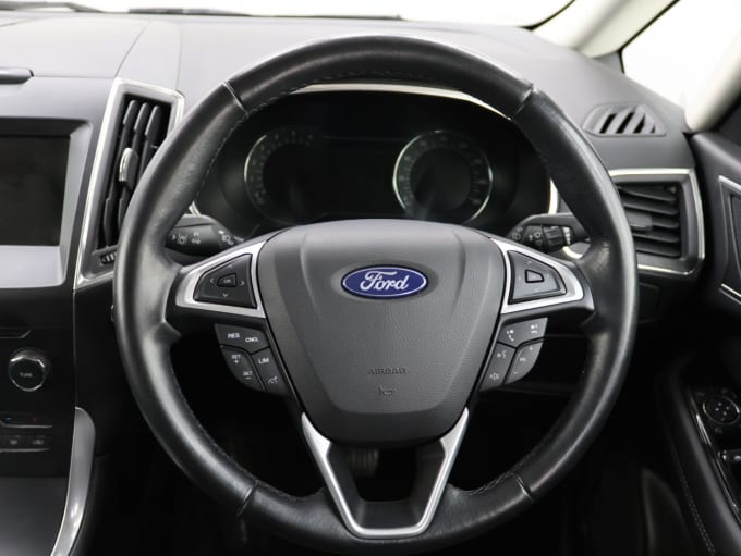 2025 Ford S-max