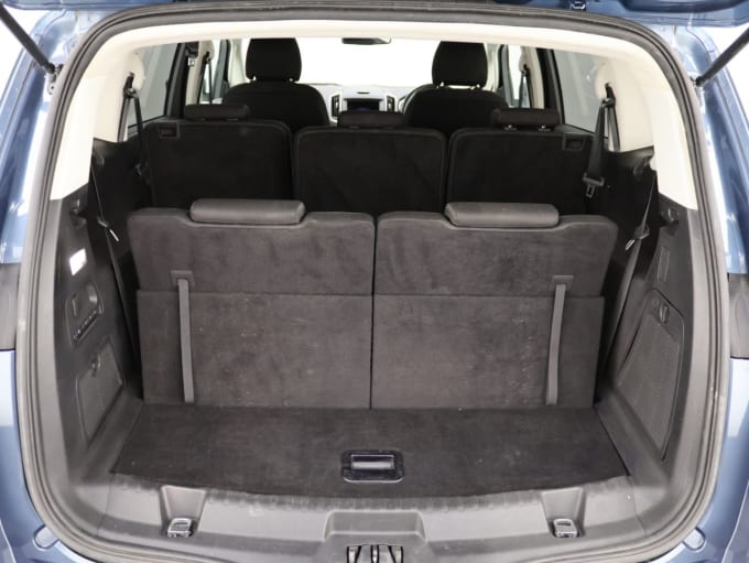 2025 Ford S-max