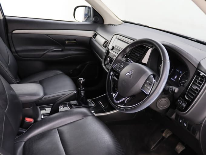 2025 Mitsubishi Outlander