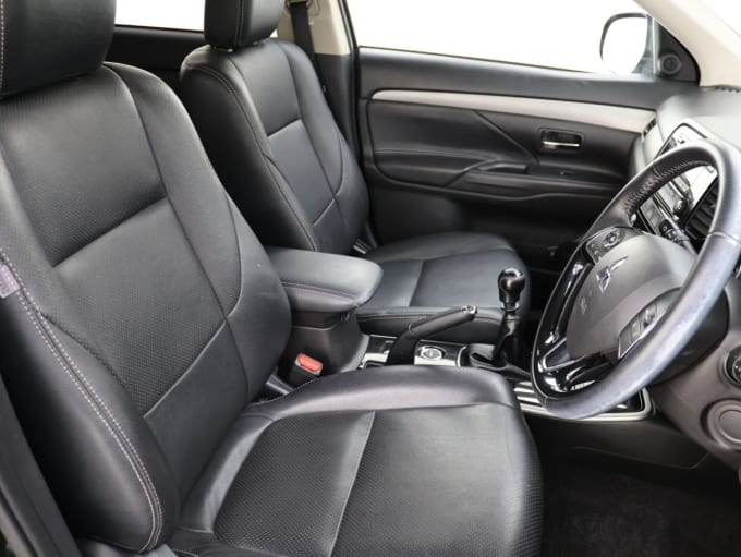 2025 Mitsubishi Outlander