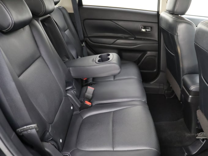 2025 Mitsubishi Outlander