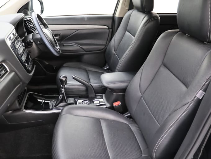 2025 Mitsubishi Outlander