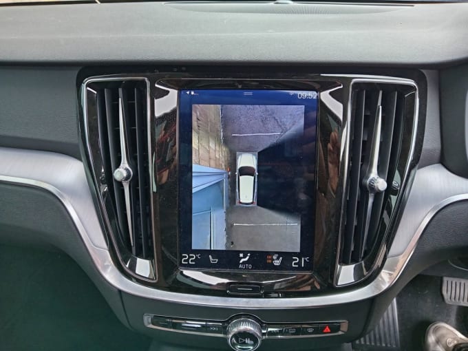 2025 Volvo V60